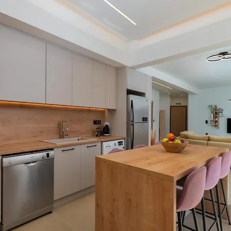 Mariteo By The Sea Apartment *
